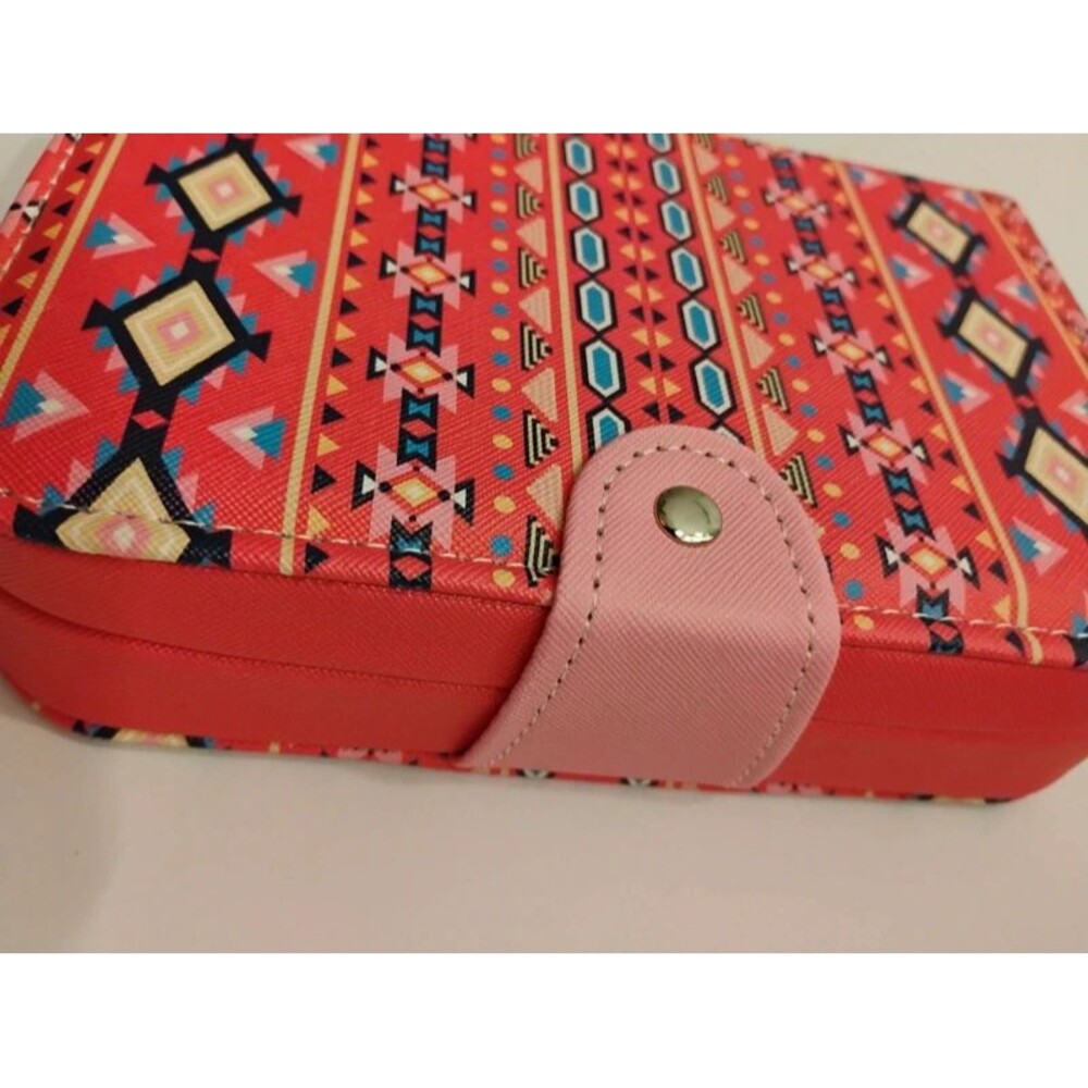Jewelry box. Organizer. Spacious